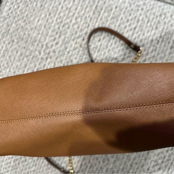 MICHAEL KORS Large Jet Set Saffiano Leather Tote with Gold Hardware - Picture 9 of 12